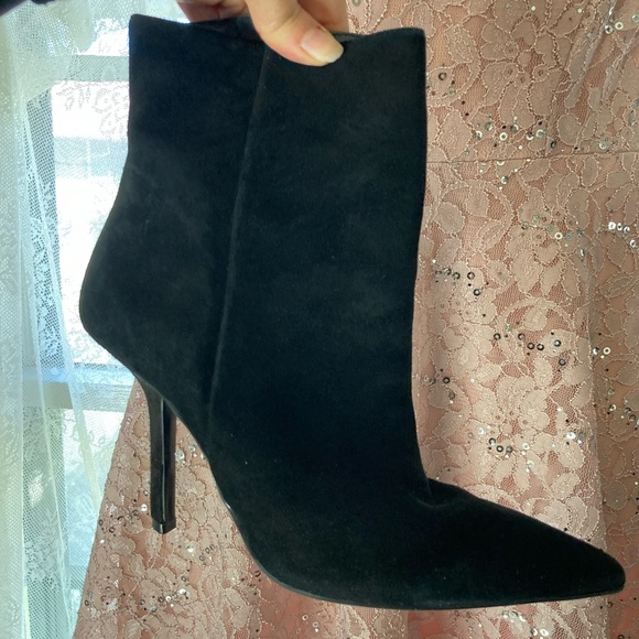 Marc Fisher Elegant Black Stiletto Suede Boots Excellent Condition! 8 - Picture 2 of 4
